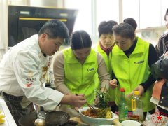 南陽月嫂泓德家政公司_南陽學催乳好找工作嗎？產后通乳的必要性