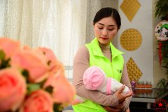 南陽月嫂泓德家政公司_怎樣選專業(yè)的月嫂？南陽金牌月嫂告訴你