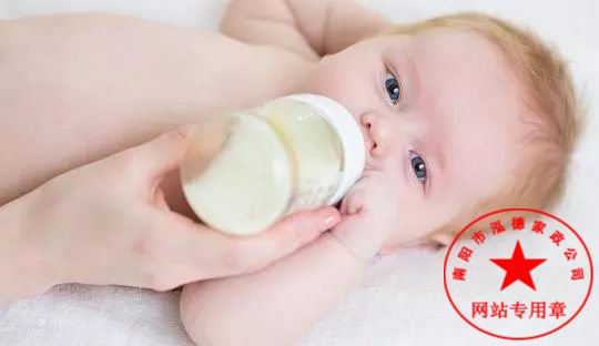 初生兒怎么喂養？ 